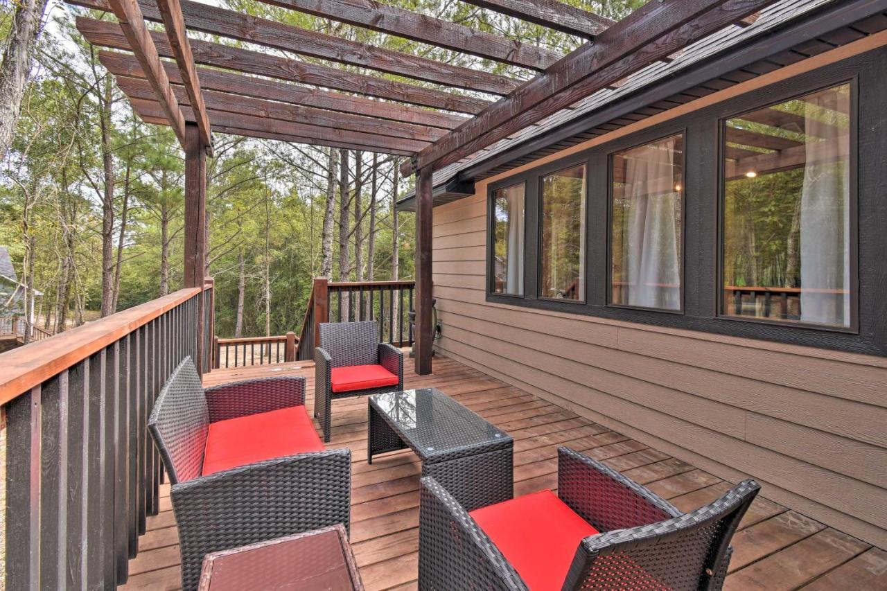 Modern Broken Bow Cabin Large Deck, Bbq And Pergola Eksteriør billede